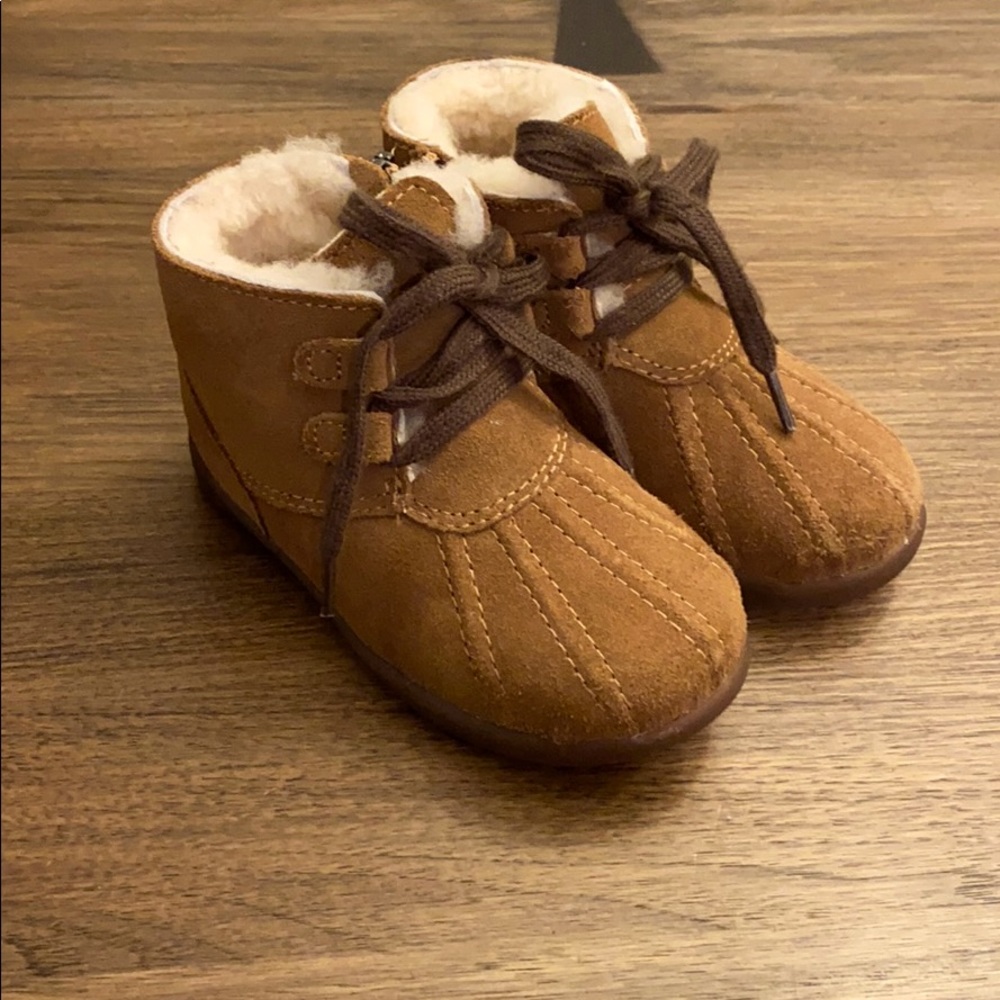 Ugg toddler boots size 6.5